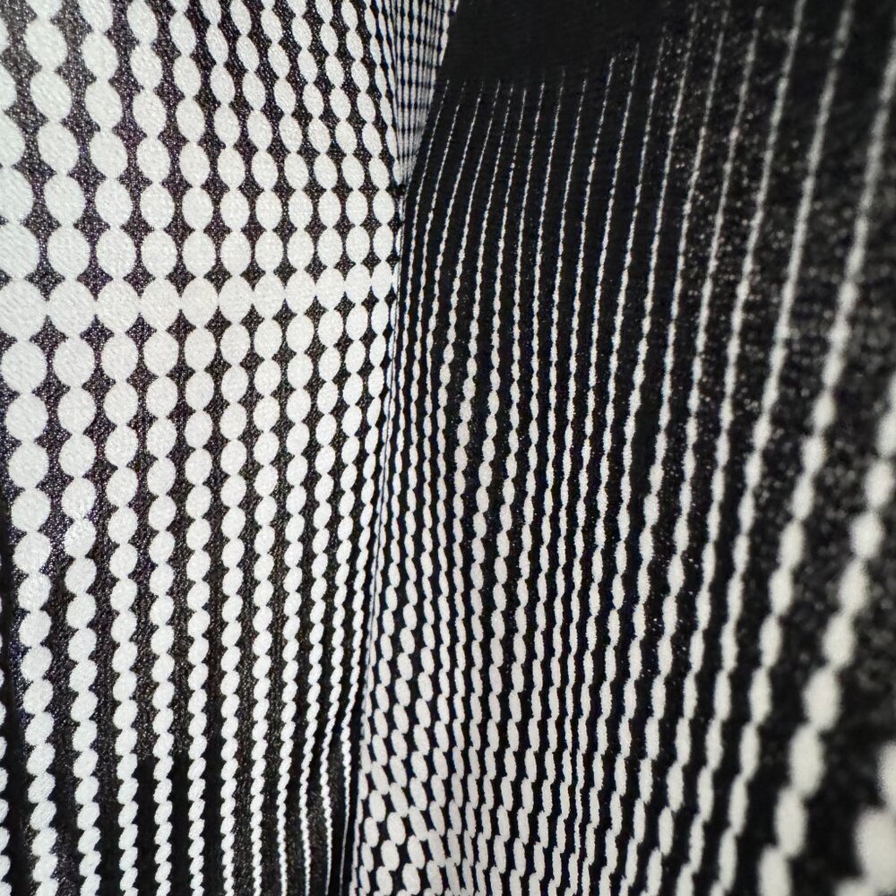 Geometric Blouse - Picture 3 of 6